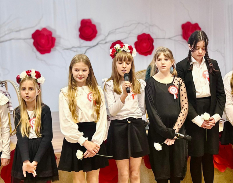  Akademia z okazji Święta Niepodległości w Niepublicznej Szkole Podstawowej w Lubnowie