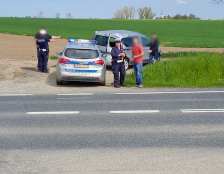 Kolizja z udziałem trzech aut na krajowej ósemce w Ząbkowicach Śląskich