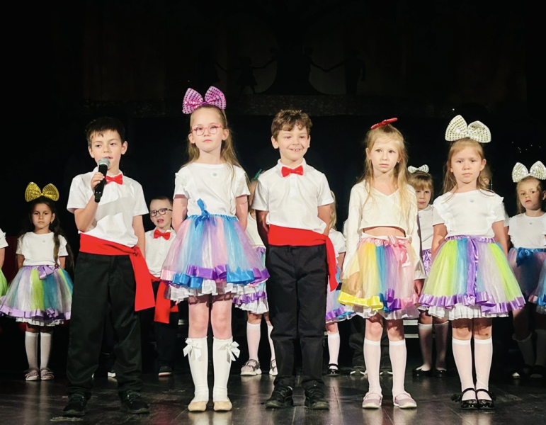 Występ przedszkolaków z okazji Dnia Mamy i Taty w Ziębickim Centrum Kultury