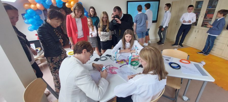 Oficjalne otwarcie „Laboratorium Przyszłości" w Zespole Szkolno-Przedszkolnym w Bardzie