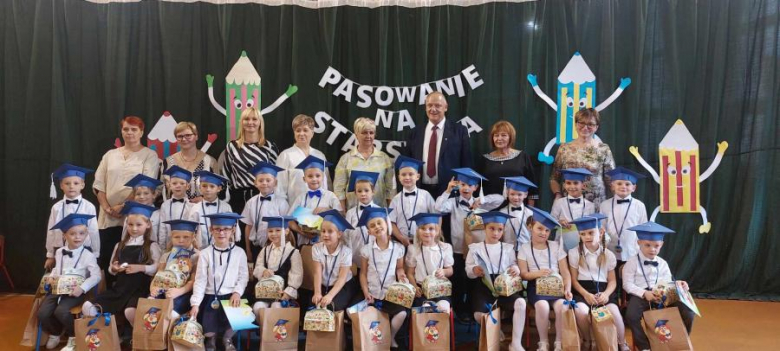 Pasowanie na przedszkolaków i starszaków