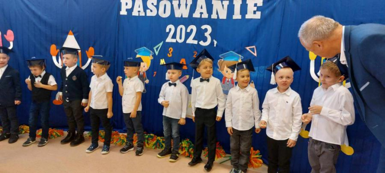 Pasowanie na przedszkolaków i starszaków