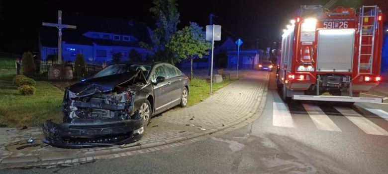 	Zderzenie citroena i toyoty na skrzyżowaniu w Ząbkowicach Śląskich