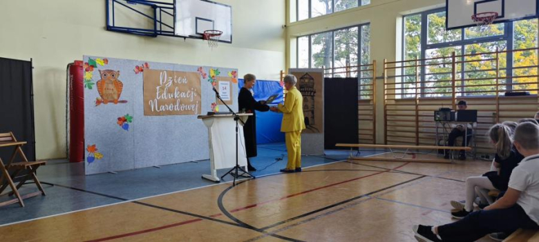 Dzień Edukacji Narodowej w gminie Stoszowice – słowa uznania dla nauczycieli i wychowawców