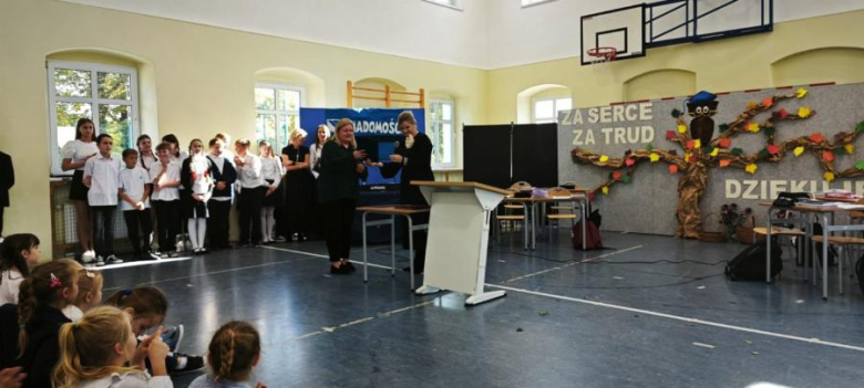 Dzień Edukacji Narodowej w gminie Stoszowice – słowa uznania dla nauczycieli i wychowawców