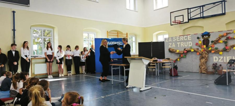 Dzień Edukacji Narodowej w gminie Stoszowice – słowa uznania dla nauczycieli i wychowawców