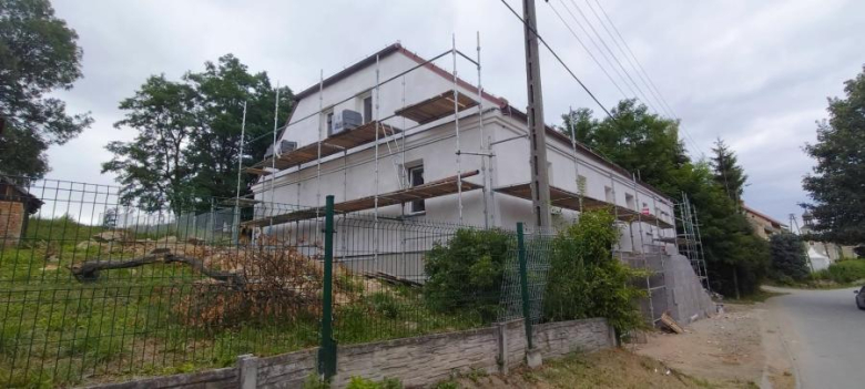 Ponad 3,7 mln zł na termomodernizację świetlic w gminie Ciepłowody. Trwają prace