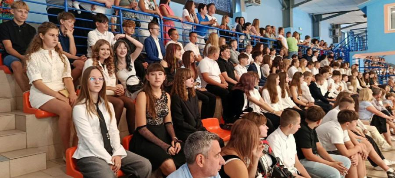 	Rozpoczęcie roku szkolnego dla uczniów klas V-VIII w Szkole Podstawowej nr 3