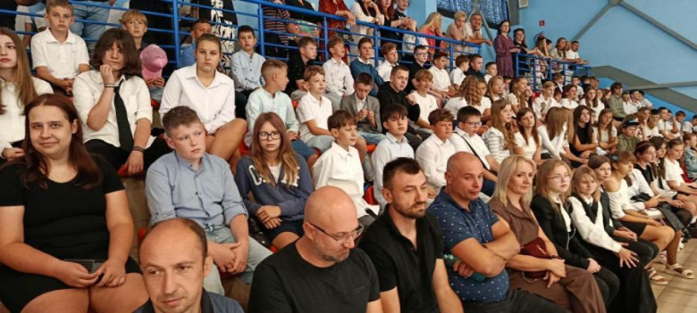 	Rozpoczęcie roku szkolnego dla uczniów klas V-VIII w Szkole Podstawowej nr 3
