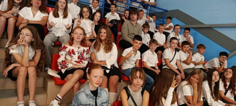 	Rozpoczęcie roku szkolnego dla uczniów klas V-VIII w Szkole Podstawowej nr 3
