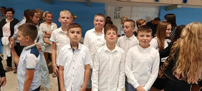	Rozpoczęcie roku szkolnego dla uczniów klas V-VIII w Szkole Podstawowej nr 3