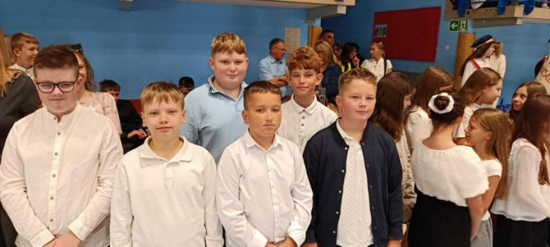 	Rozpoczęcie roku szkolnego dla uczniów klas V-VIII w Szkole Podstawowej nr 3