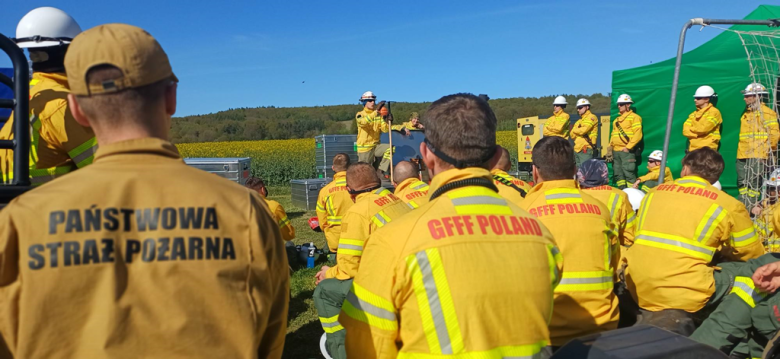 Ćwiczenia specjalistyczne strażaków w Ciepłowodach