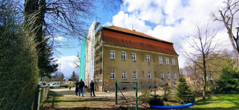 Zakończono prace budowlane związane z termomodernizacją budynku przedszkola w Przedborowej