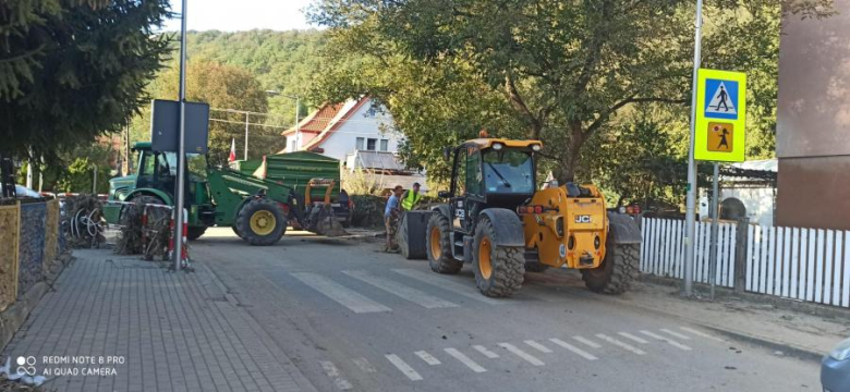 Rolnicy z powiatu ząbkowickiego i kłodzkiego niosą pomoc powodzianom