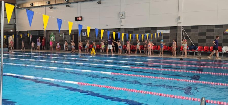 Uczniowie z gminy Ziębice zakończyli projekt  „ABC Pływania”