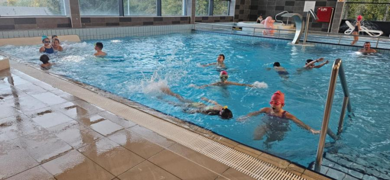 Uczniowie z gminy Ziębice zakończyli projekt  „ABC Pływania”