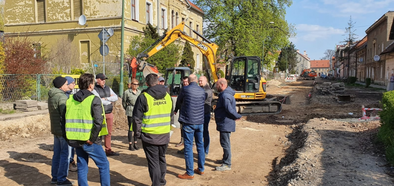 Konsultacje w sprawie prowadzonego remontu drogi wojewódzkiej nr 395 w Henrykowie