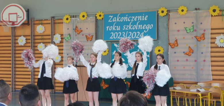 Zakończenie roku szkolnego w Szkole Podstawowej im. gen. Wł. Sikorskiego w Henrykowie [foto]