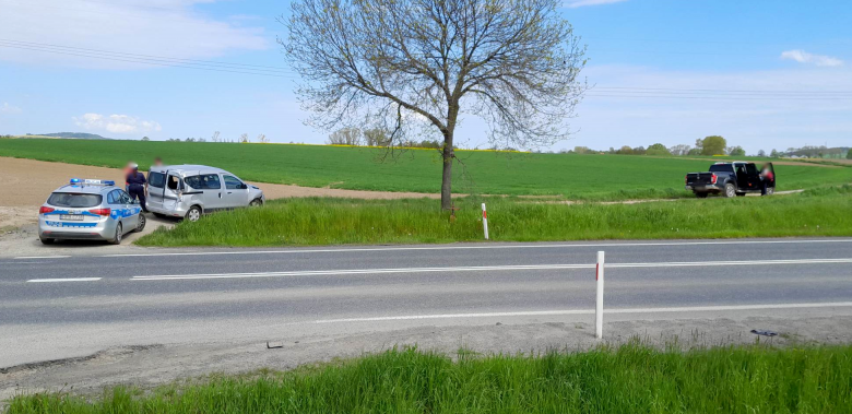 Kolizja z udziałem trzech aut na krajowej ósemce w Ząbkowicach Śląskich