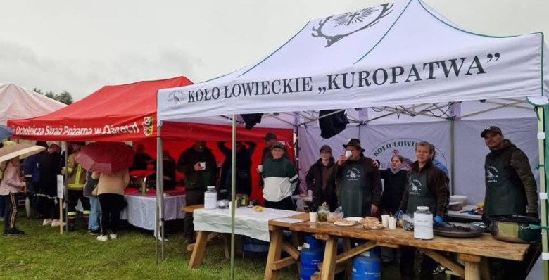 W sobotę 17 maja, na boisku sportowym w Ożarach odbyła się II Biesiada Strażacka