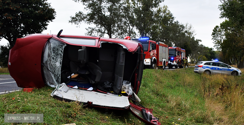 Zderzenie fiata i citroena na krajowej ósemce w Tarnowie