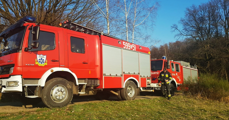 Wypadła z trasy i uderzyła w drzewo. Była nieprzytomna, interweniował helikopter LPR