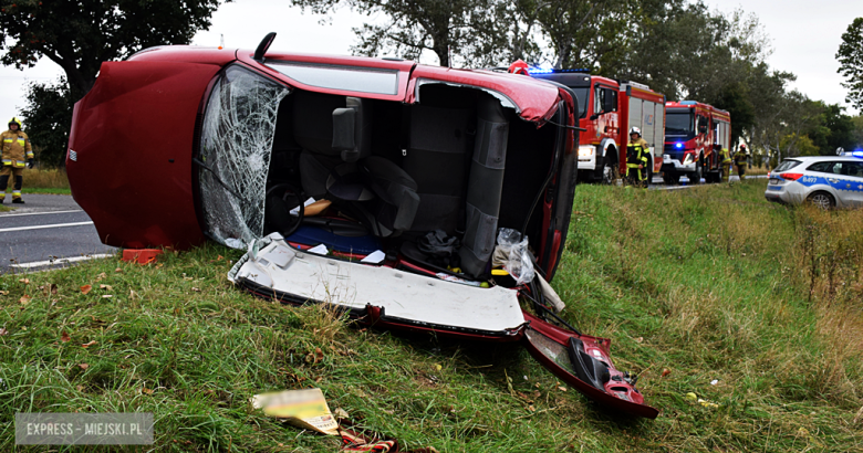 Zderzenie fiata i citroena na krajowej ósemce w Tarnowie