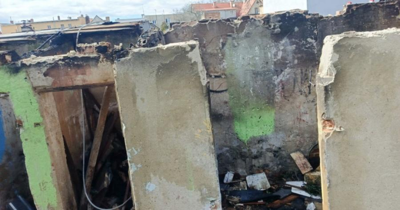 Pożar komórek przy ul. Kamienieckiej. Interweniowały cztery zastępy straży pożarnej