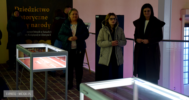 Złotostockie monety odtworzone z precyzją mistrzów. Wyjątkowa wystawa replik i hologramów