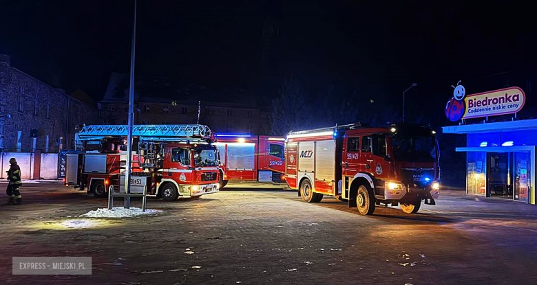 Zadymienie w markecie. Ewakuowano klientów, na miejscu straż pożarna