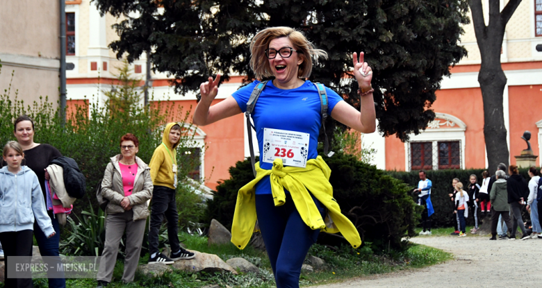 Setki biegaczy i świetne wyniki. 15. Półmaraton Henrykowski i 11. Dycha Księgi Henrykowskiej [foto]