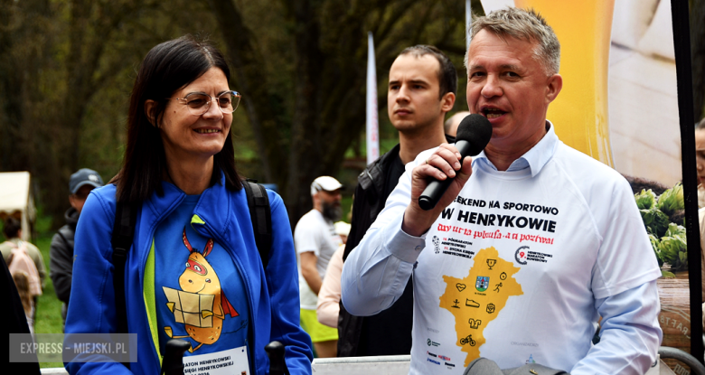 Setki biegaczy i świetne wyniki. 15. Półmaraton Henrykowski i 11. Dycha Księgi Henrykowskiej [foto]