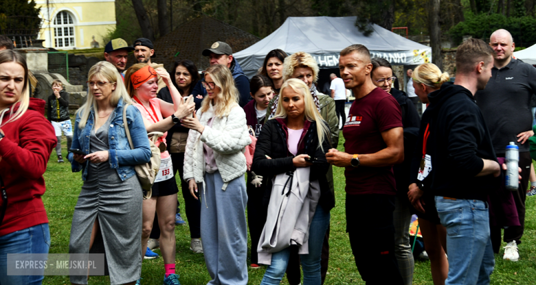 Setki biegaczy i świetne wyniki. 15. Półmaraton Henrykowski i 11. Dycha Księgi Henrykowskiej [foto]