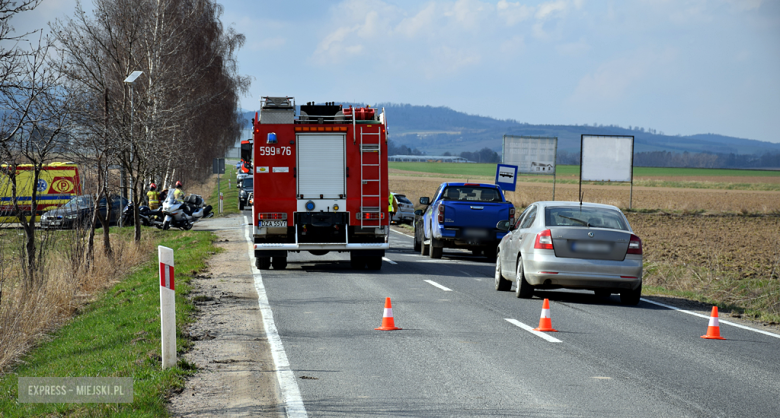 Zderzenie motocykla i osobówki między Ząbkowicami Śląskimi a Stoszowicami