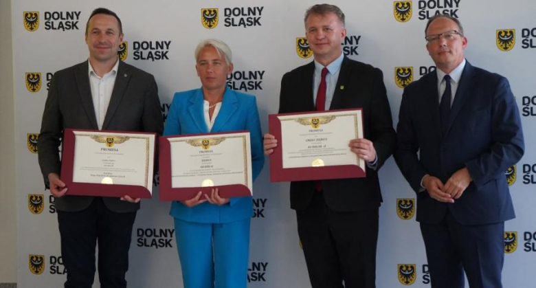 Ponad 3.6 mln zł dla samorządów z powiatu na rozwój wsi, gospodarkę wodną i wsparcie rolnictwa