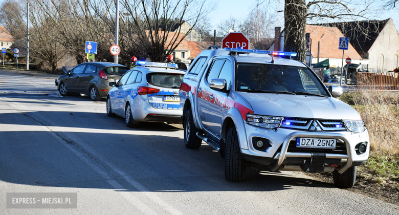 Zderzenie forda i seata w Strąkowej