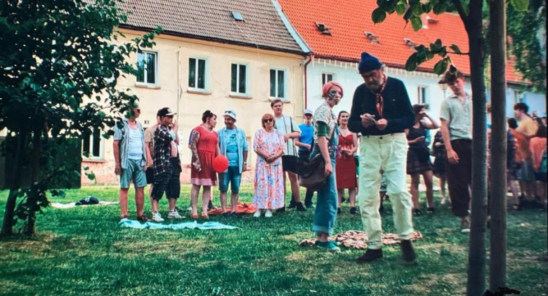	Film „Dziadku, wiejemy!” z lokalnymi akcentami Srebrnej Góry trafił na Netflixa