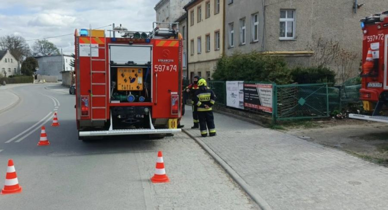 Pożar komórek przy ul. Kamienieckiej. Interweniowały cztery zastępy straży pożarnej