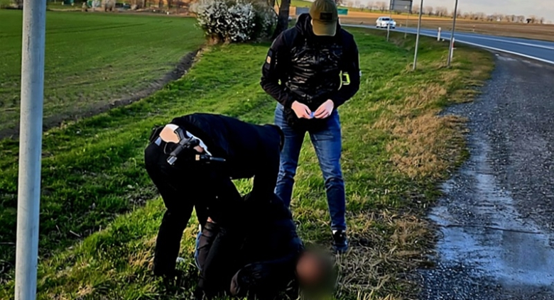 Zatrzymanie na krajowej „ósemce”. 35-latek przewoził narkotyki. Trafił do aresztu