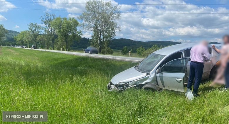 Zderzenie samochodów na krajowej ósemce