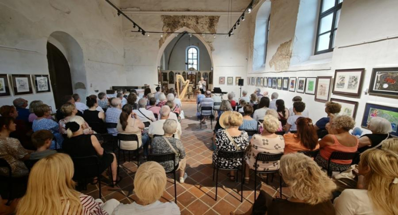 Wernisaż twórczości Marca Chagalla w Ząbkowicach Śląskich. Sztuka i muzyka w Galerii przy Cerkwi