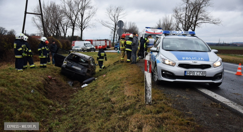 Dachowanie na krajowej ósemce na wysokości zjazdu do Tarnowa