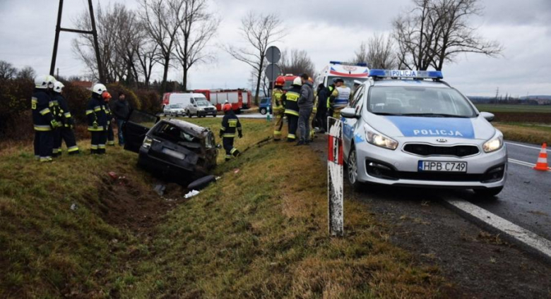 Dachowanie na krajowej ósemce na wysokości zjazdu do Tarnowa