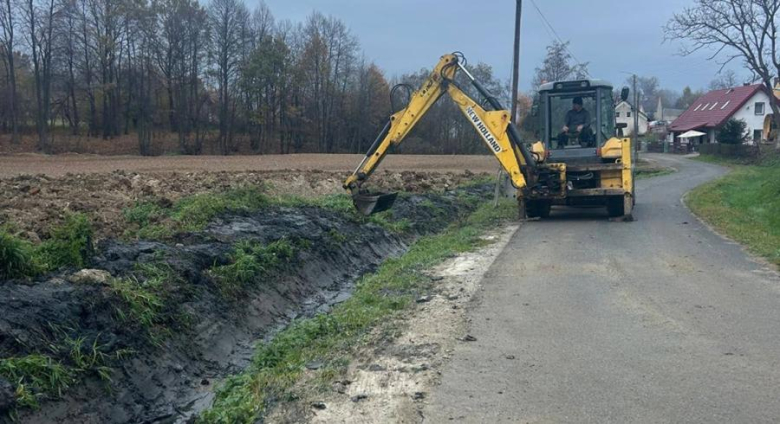 Trwają prace melioracyjne w kamienieckiej gminie. Burmistrz informuje o postępach