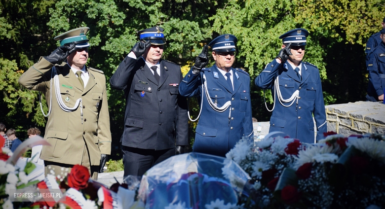 „Ludzkość musi położyć kres wojnie [...]”  Powiatowa Uroczystość Kombatancka w Ziębicach [foto]