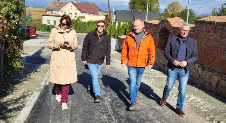	Zakończono remont drogi gminnej aw Stoszowicach