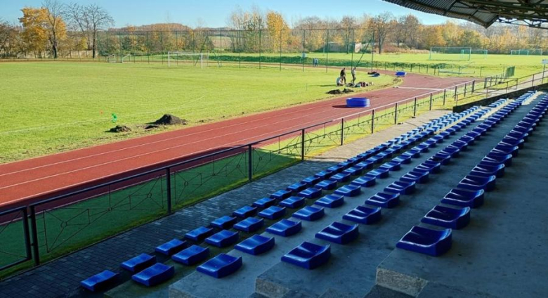 Ruszyły prace przy systemie nawadniania na Stadionie Miejskim w Ziębicach