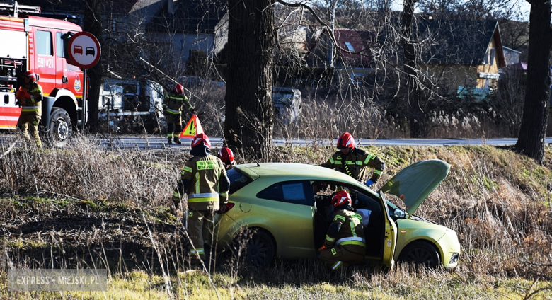 Zderzenie forda i seata w Strąkowej