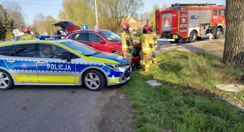 Zderzenie forda i audi na skrzyżowaniu w Strąkowej